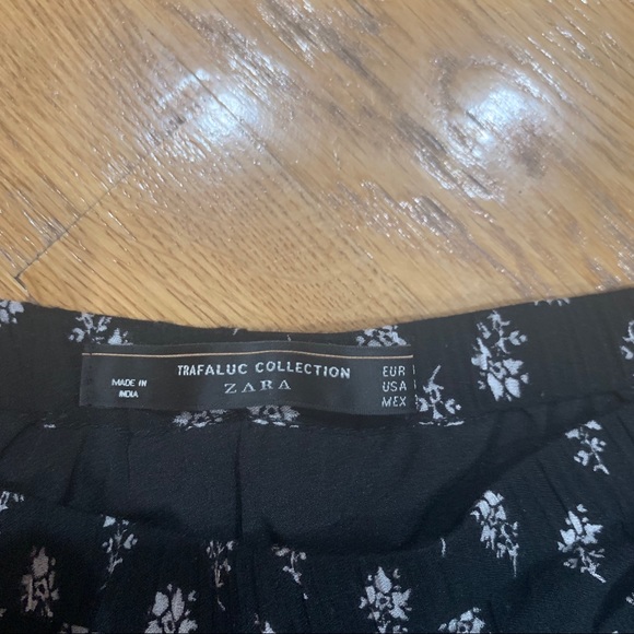 Zara relaxed shorts - Picture 2 of 3